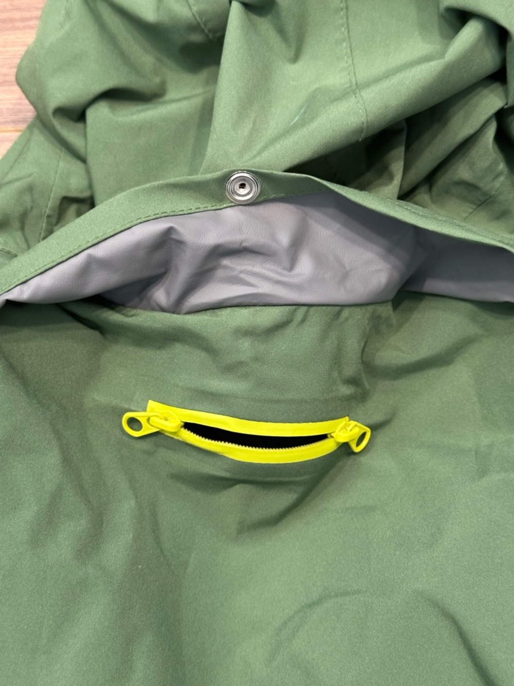 Backcountry x Petco Green Rain Dog Jacket in Green Size XL - Picture 9 of 12